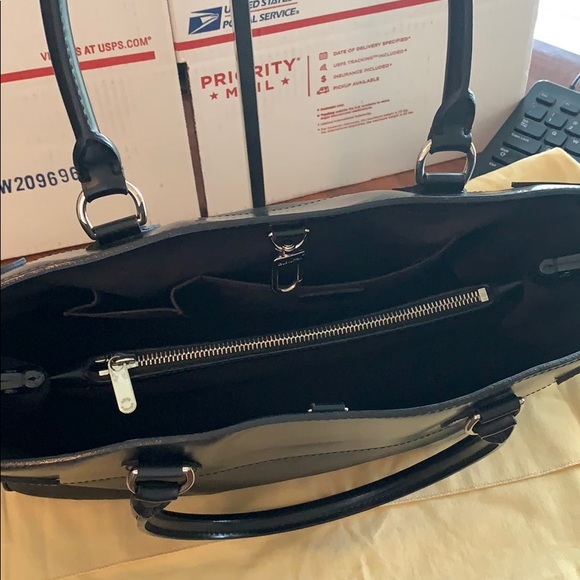 Louis Vuitton Epi Passy GM - Picture 4 of 8